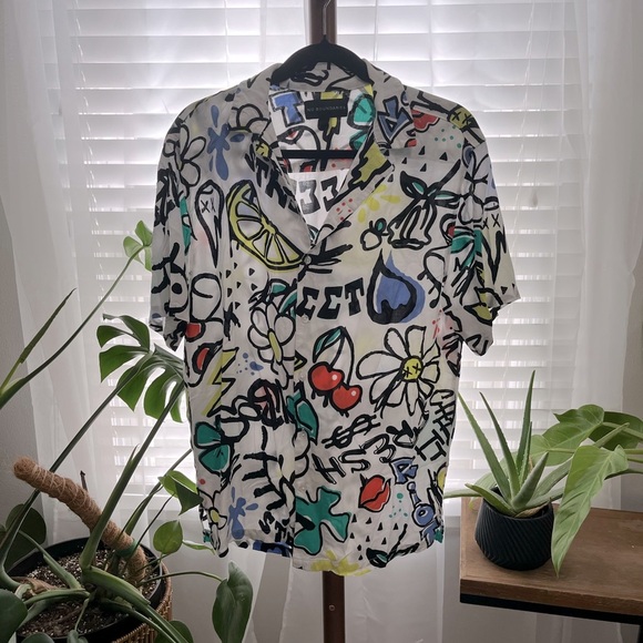 Fun funky grafitti print shirt, no boundaries size medium - Picture 1 of 5